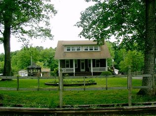 1809 Needham Dr, Victoria, VA 23974