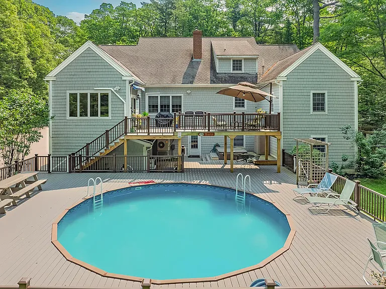 36 Acorn Ln #A — Photo 2