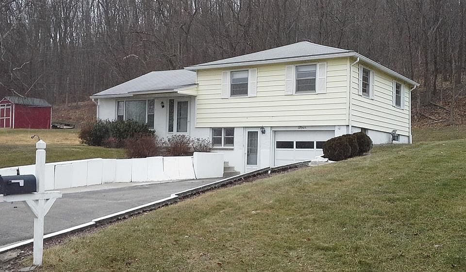 1st image of 4 Lillian Dr