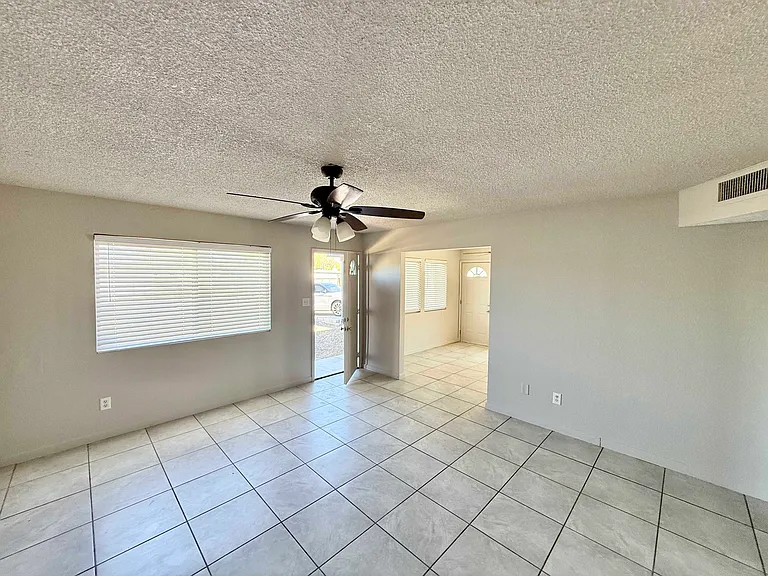 1265 S 13th Ave — Photo 5
