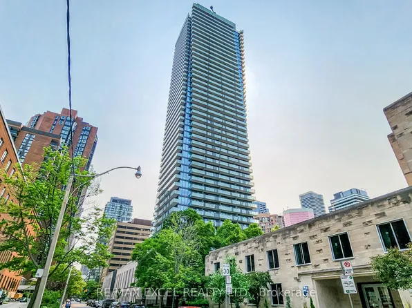 65 Saint Mary St, Toronto, ON