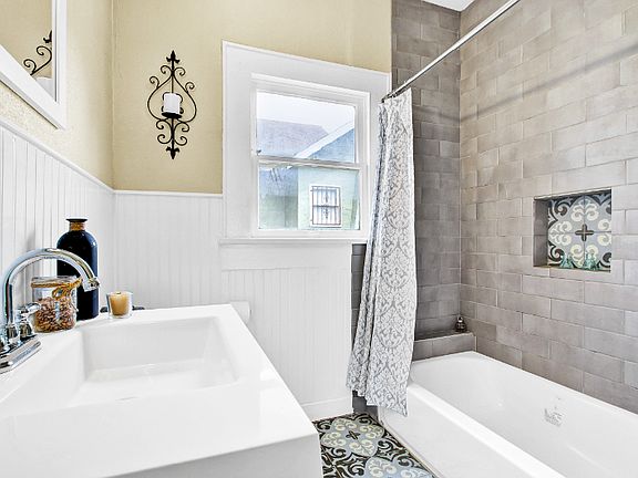5th image of 1719 McKinley Ave