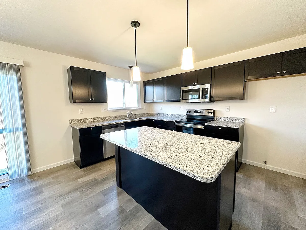 Building Photo - 350 Hammerstone Dr