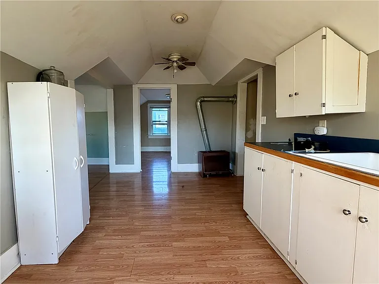 814 Southport St — Photo 3