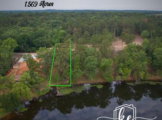 2340 W Lake Dr, Gladewater, TX 75647