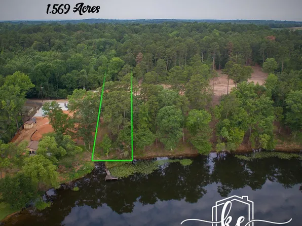 2340 W Lake Dr, Gladewater, TX 75647