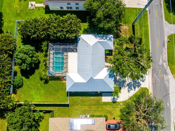 1004 W Weatherbee Road, Fort Pierce, FL 34982