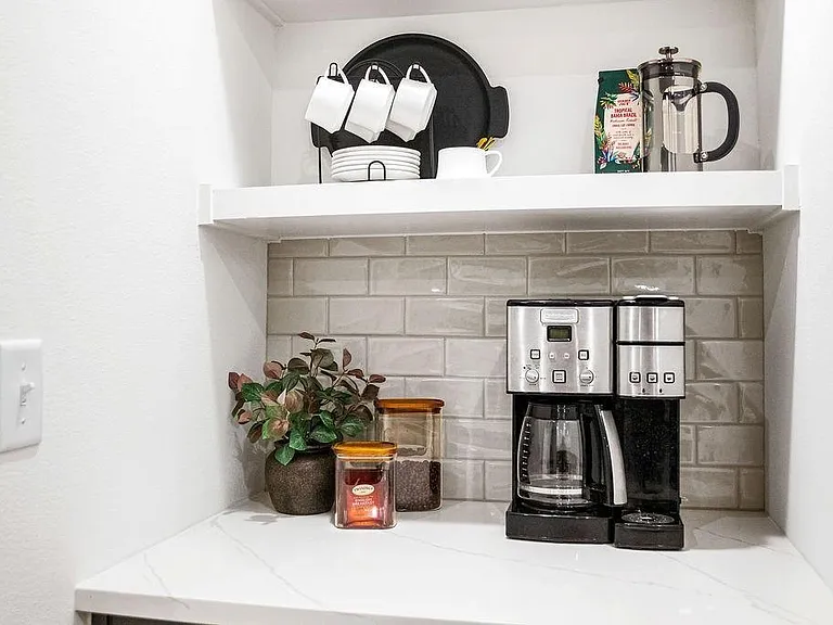 4126 W Olive St — Photo 15