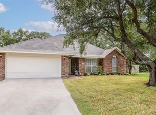 2013 Cobblestone Ln, Bryan, TX 77807
