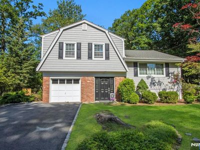 42 Lohs Pl, Harrington Park, NJ, 07640