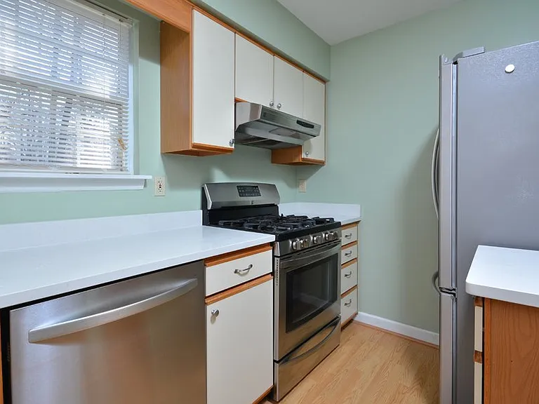 425 Summerwalk Cir — Photo 14