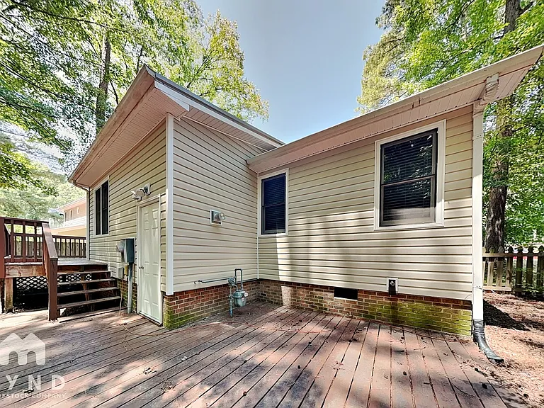 409 Crosspine Dr — Photo 17