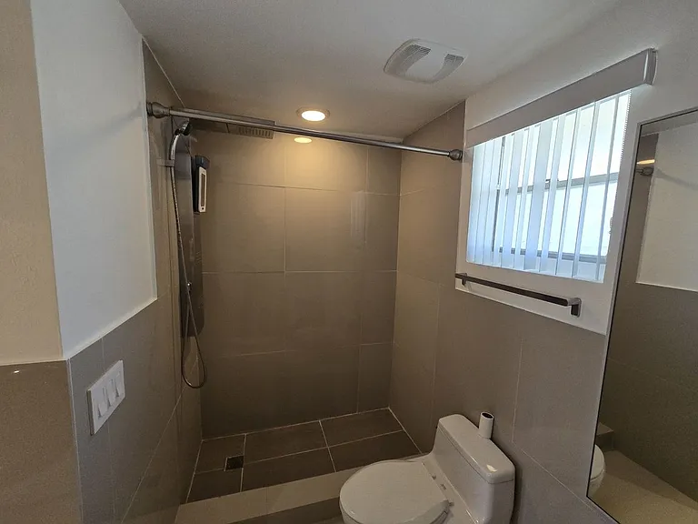 2800 NE 203rd St #24 — Photo 31