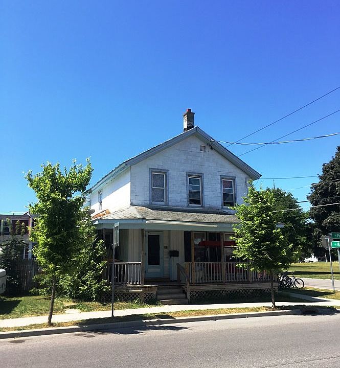 1st image of 501 Paterson St