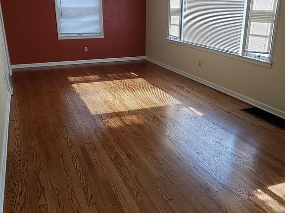 4th image of 2524 S Northern Blvd