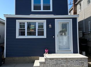 809 Church Rd, Broad Channel, NY 11693