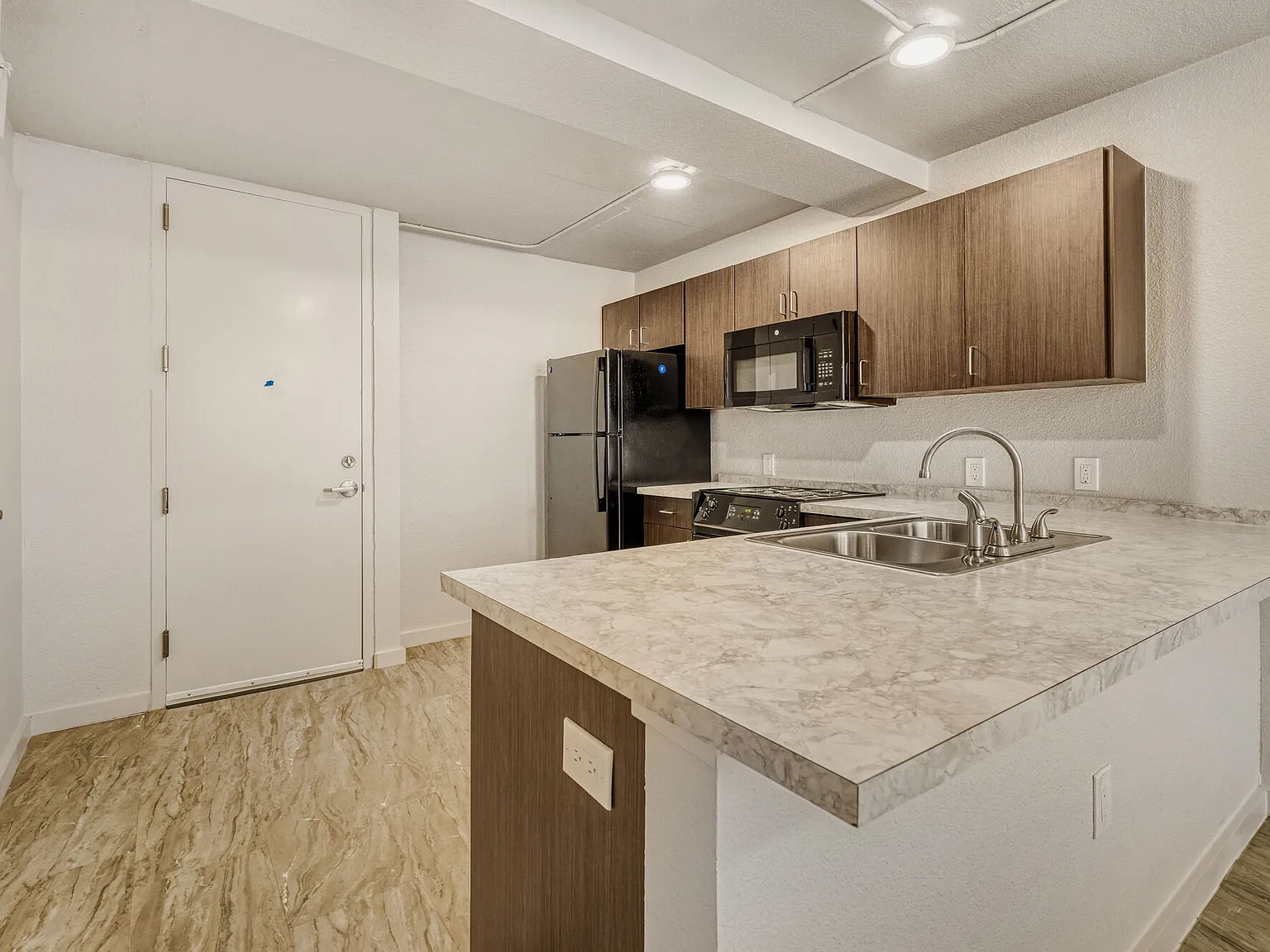 Inn Town Lofts — Photo 4