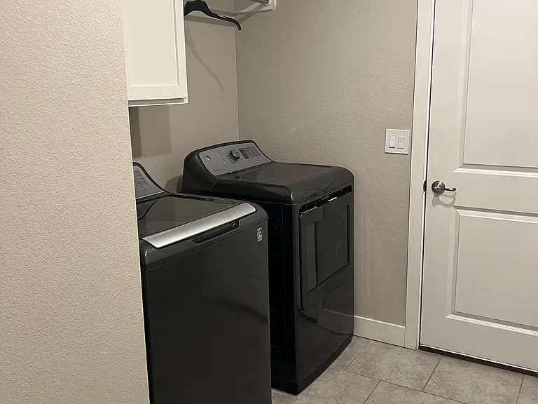 2405 Outlaw Ct — Photo 16