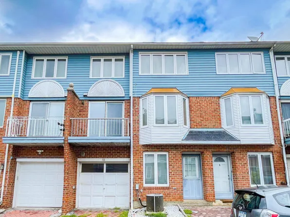 33 Teri Ct, Staten Island, NY 10314