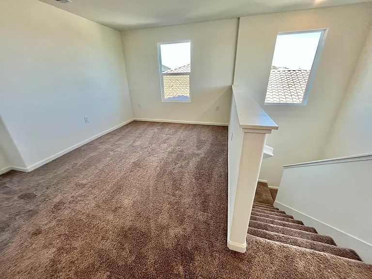 350 Miramar Dr — Photo 10
