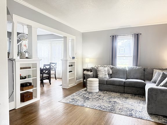 2nd image of 9205 Yorktown St