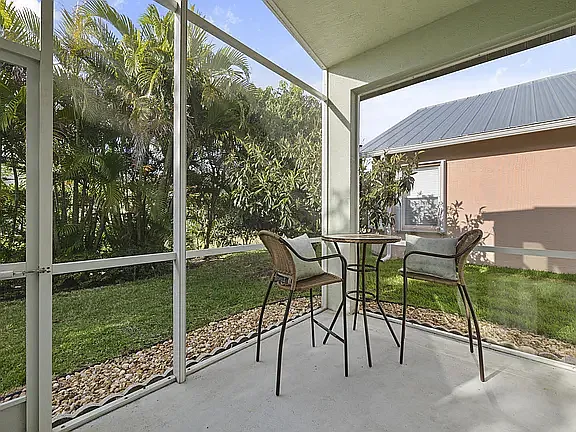 175 NW Swann Mill Cir — Photo 35