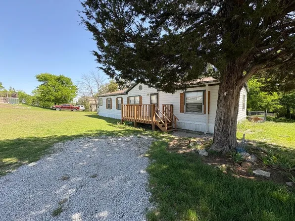 125 Classic Country Ct, Springtown, TX 76082