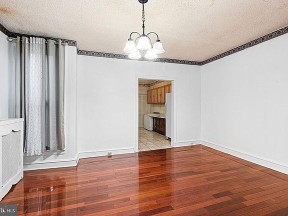 5th image of 232 W Fisher Ave