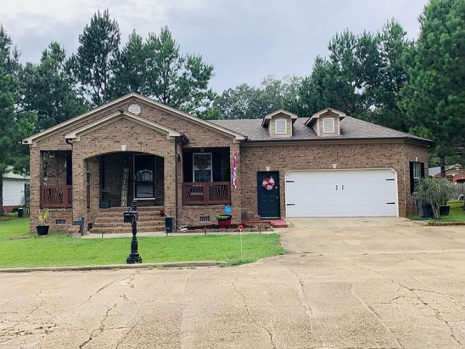 1st image of 72 Ashwood Dr