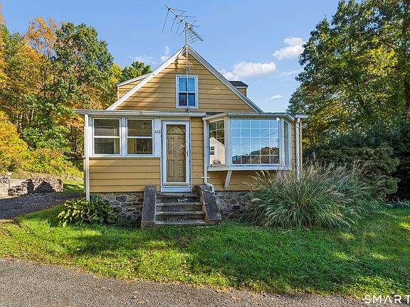 4th image of 642 Greystone Road