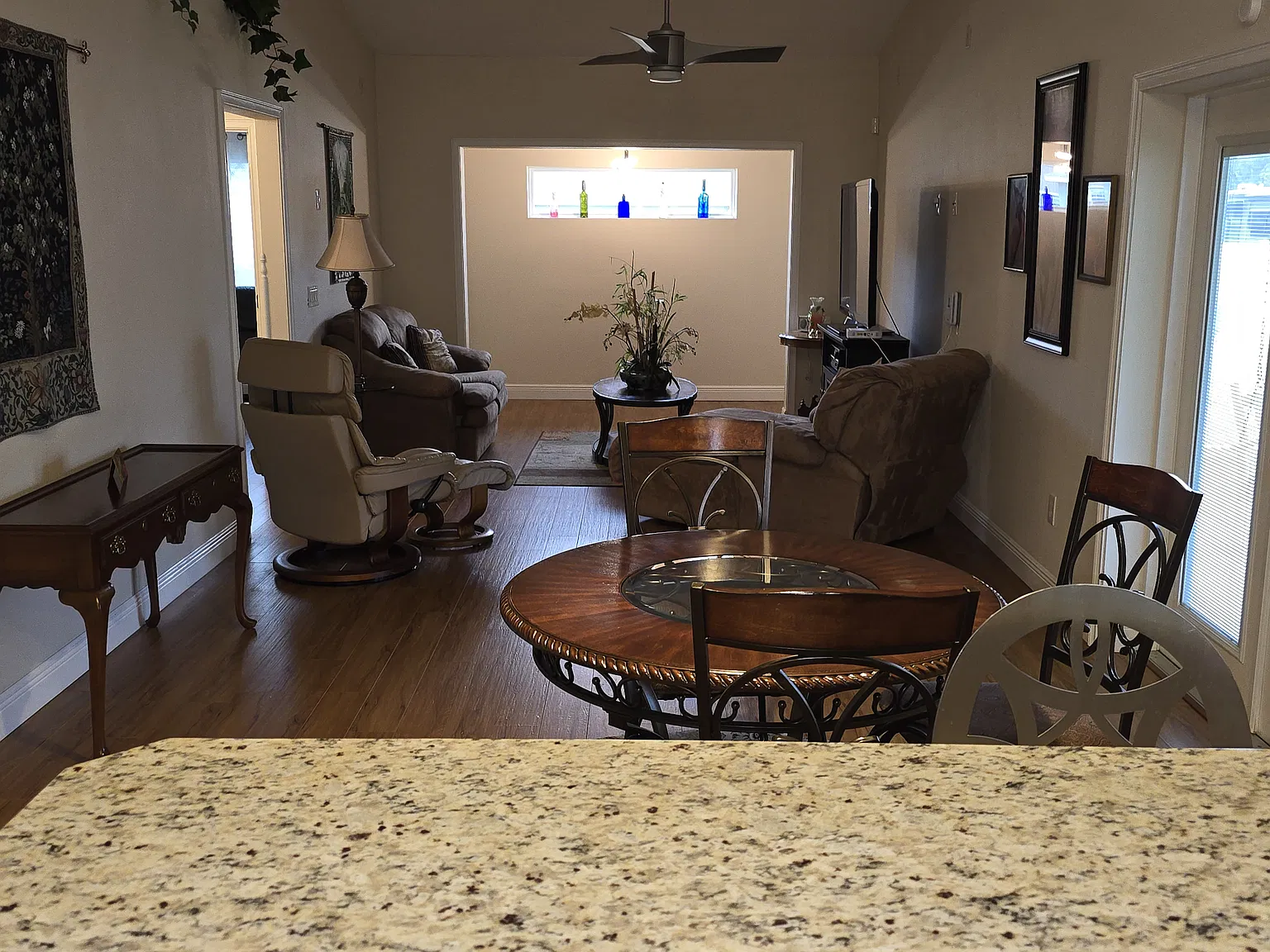 2 bed, 1381 sqft, $1,800 — Photo 2