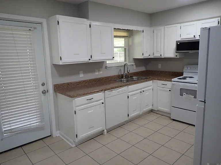 17345 Ashton Ave — Photo 4