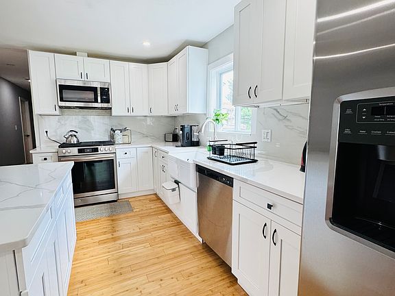 5th image of 69 Cutler St #2B