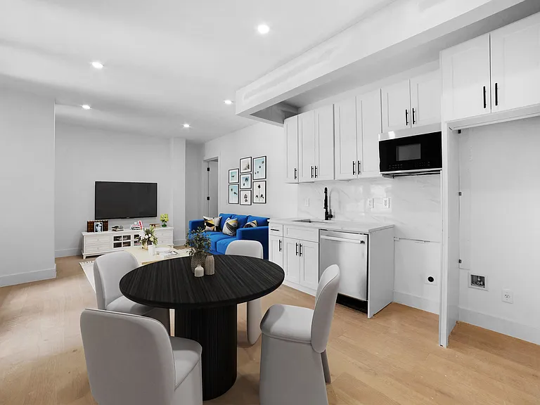 740 W End Ave #126X — Photo 2