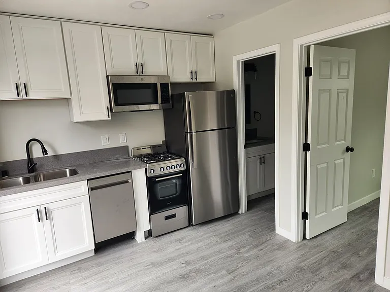 Broadway Lofts — Photo 11