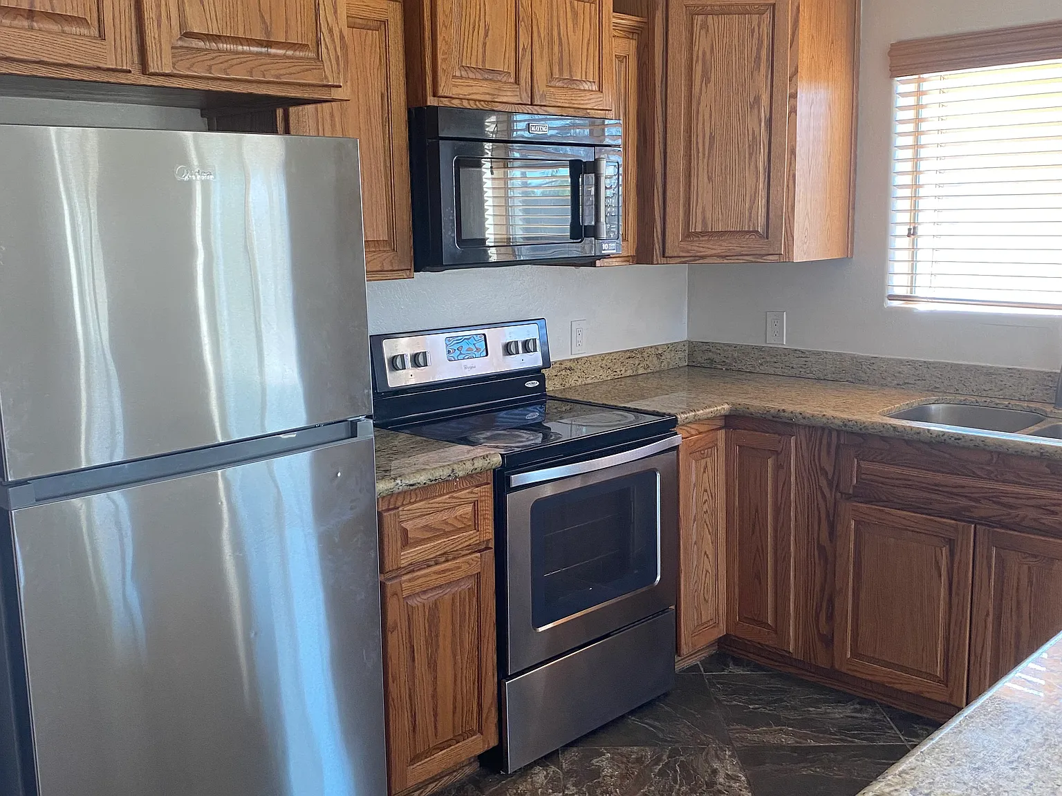 4 bed, $1,900 — Photo 4
