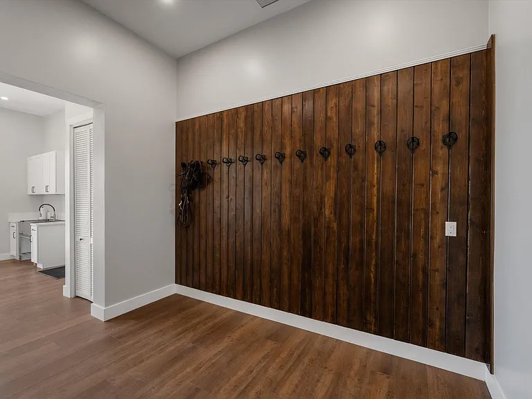 16175 Deer Path Ln — Photo 8