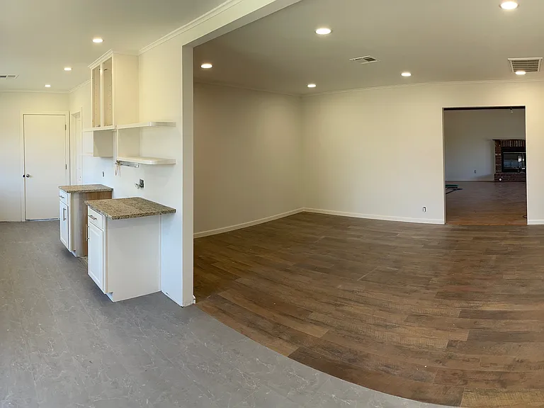 1317 E 49th St S — Photo 3
