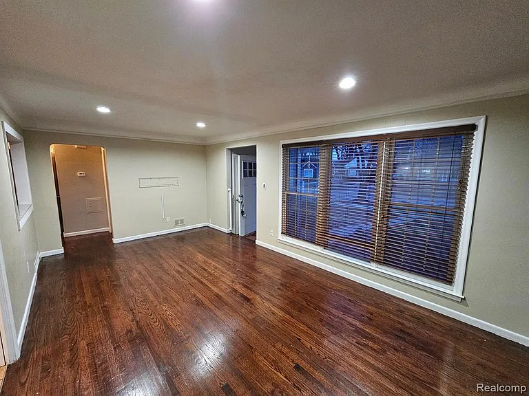 1501 N Silvery Ln — Photo 9
