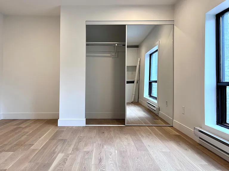 28 Maynard Ave #50109A-105 — Photo 7