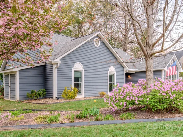 101 Firwood Ct, Asheville, NC 28804