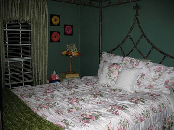 main floor guest bedroom