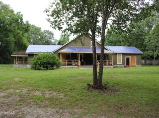 1616 Ceasar Rd, Carriere, MS 39426