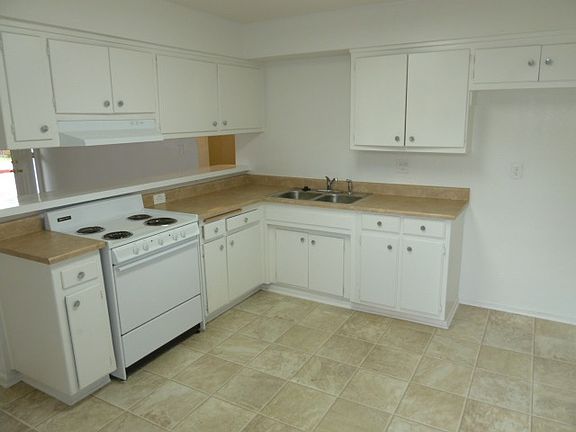 5th image of 1102 E G St APT 19