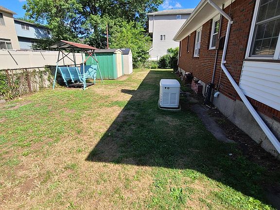 5th image of 167 Melvin Ave