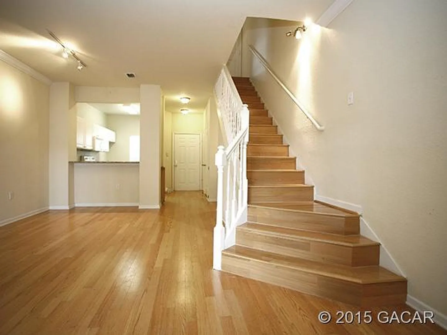 Beautiful 2-Bedroom, 2.5-Bath Townhome in Magnolia Place! — Photo 3