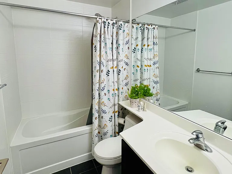 4033 Hurontario St #312 — Photo 14