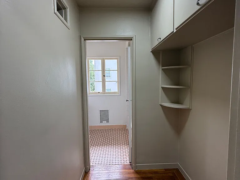 1526 Arch St #5 — Photo 6