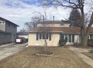 4562 W 88th St, Hometown, IL 60456