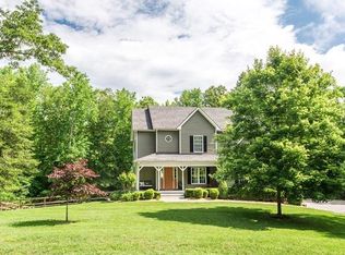 2492 Three Oaks Ln, Maidens, VA 23102